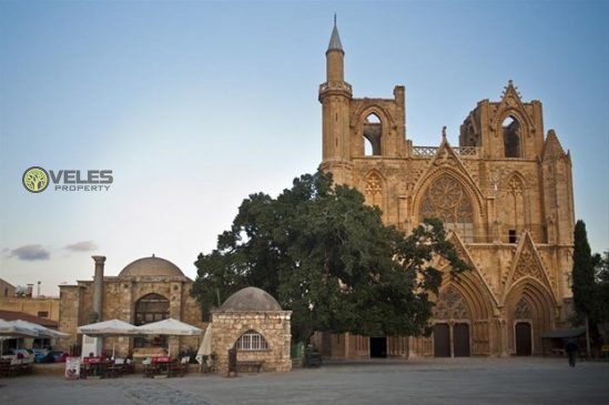 Lala Mustafa Paşa Camii