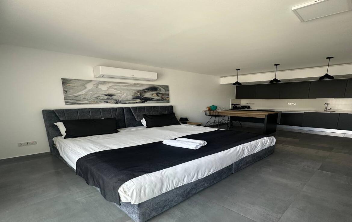 Студия мечты в Courtyard Long Beach в Искеле
