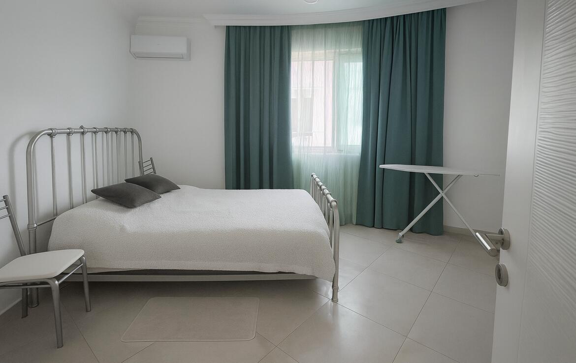 Апартаменты 1+1 с террасой на крыше в комплексе Fuat & Gulfere