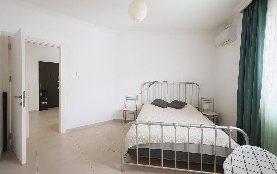 Апартаменты 1+1 с террасой на крыше в комплексе Fuat & Gulfere