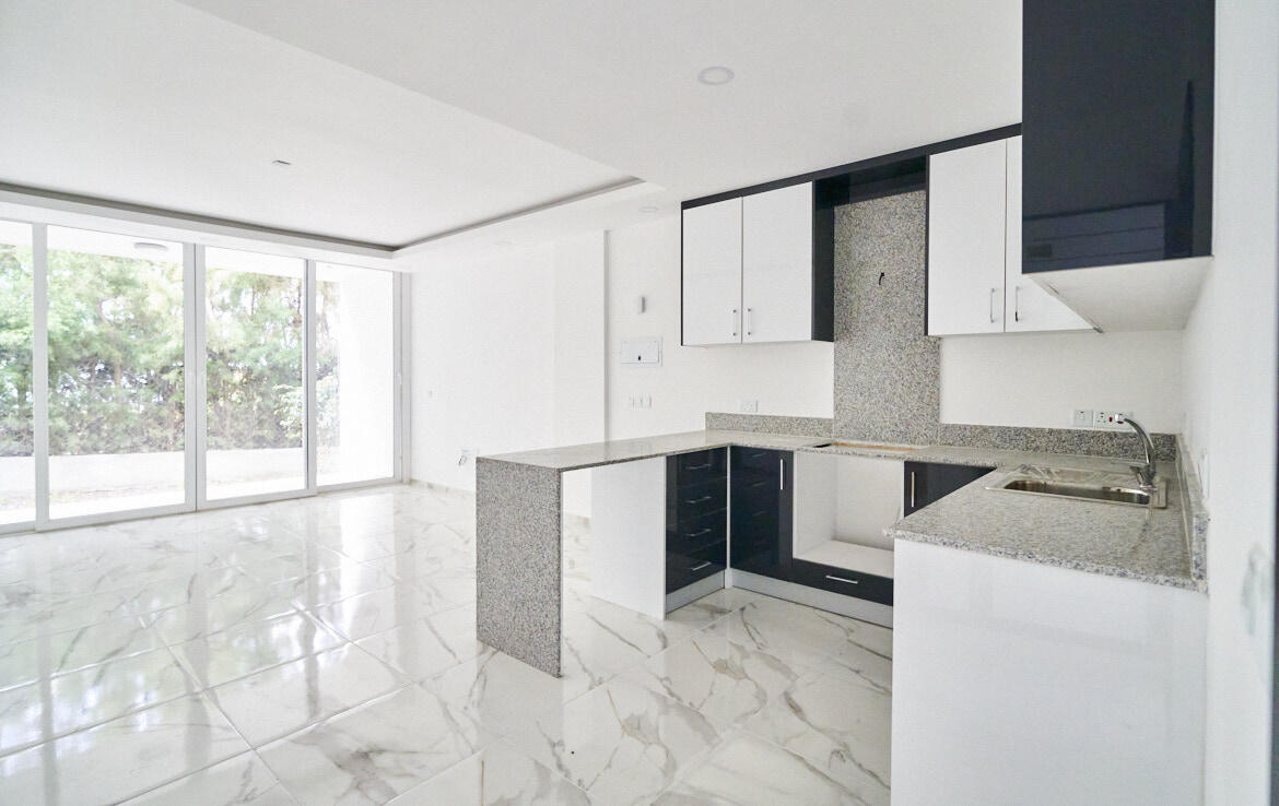 Квартира с садом в Гирне в COLESIUM COURT 