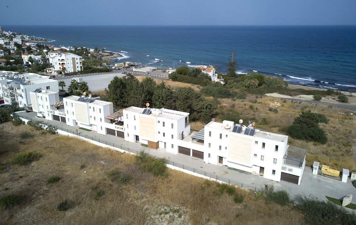 Таунхаус с прямым видом на море в Караоланолу