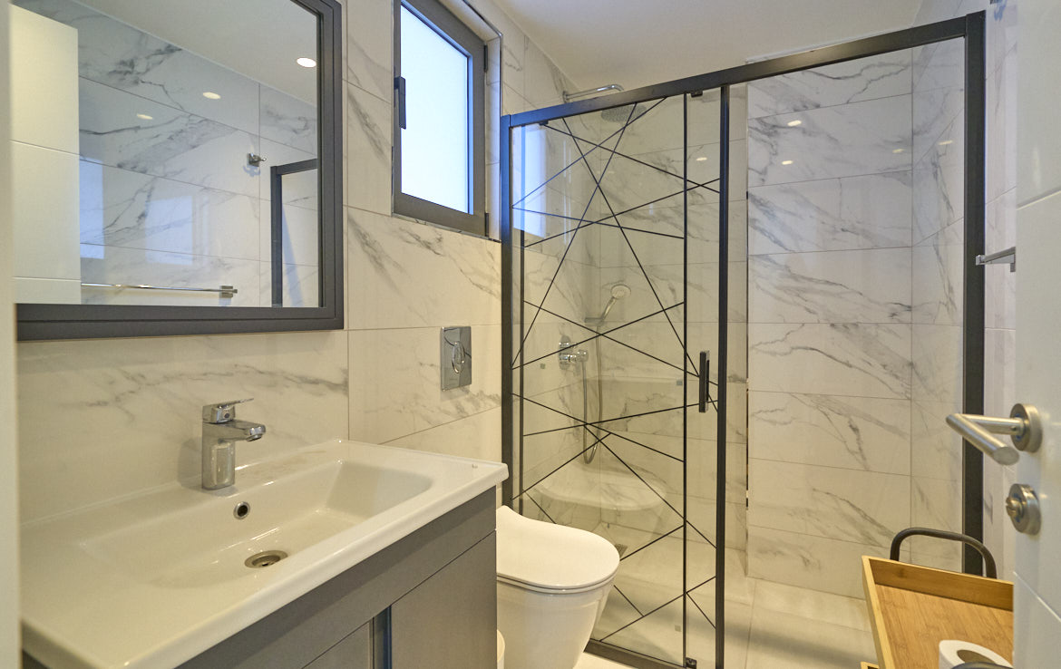 Застекленный лофт-пентхаус с мебелью в Эсентепе