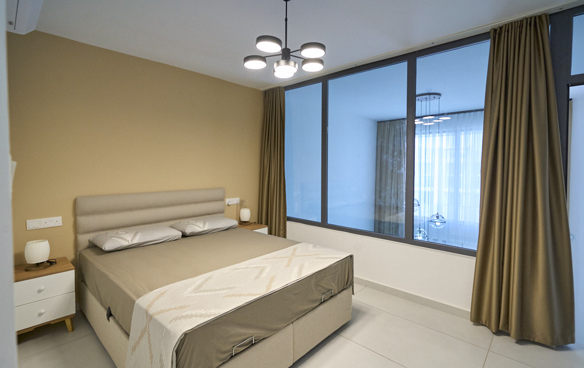 Застекленный лофт-пентхаус с мебелью в Эсентепе