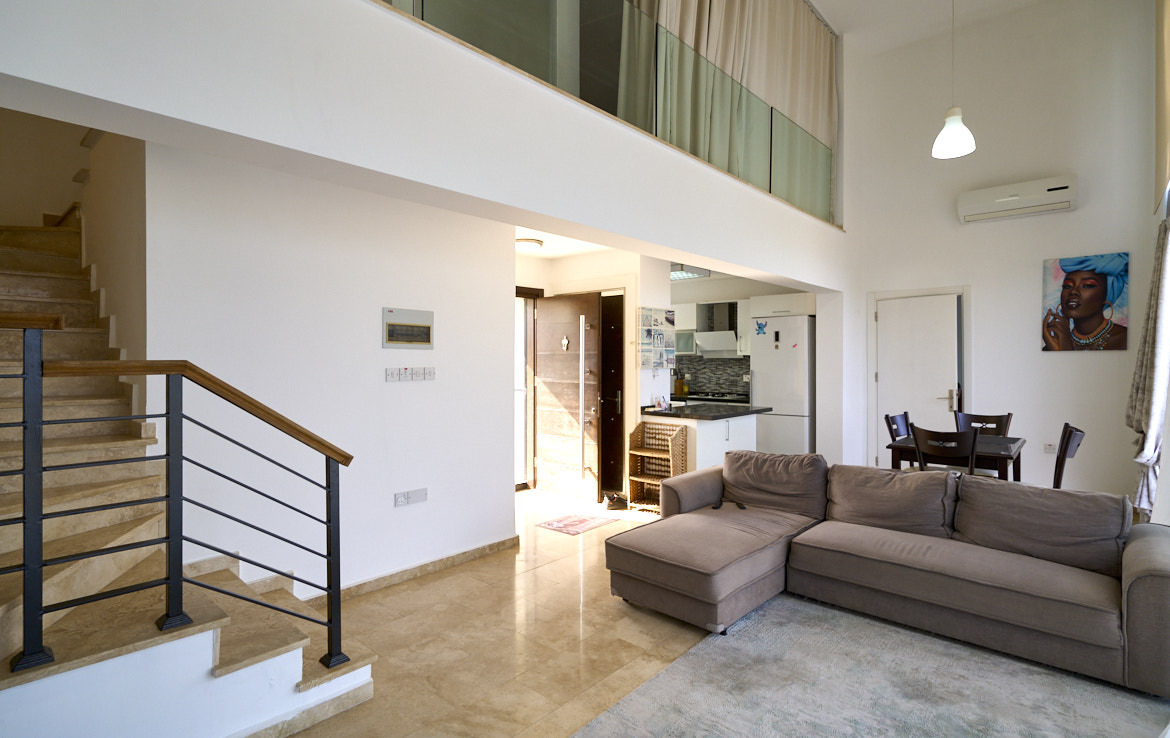 Таунхаус с прямым видом на море в Караоланолу