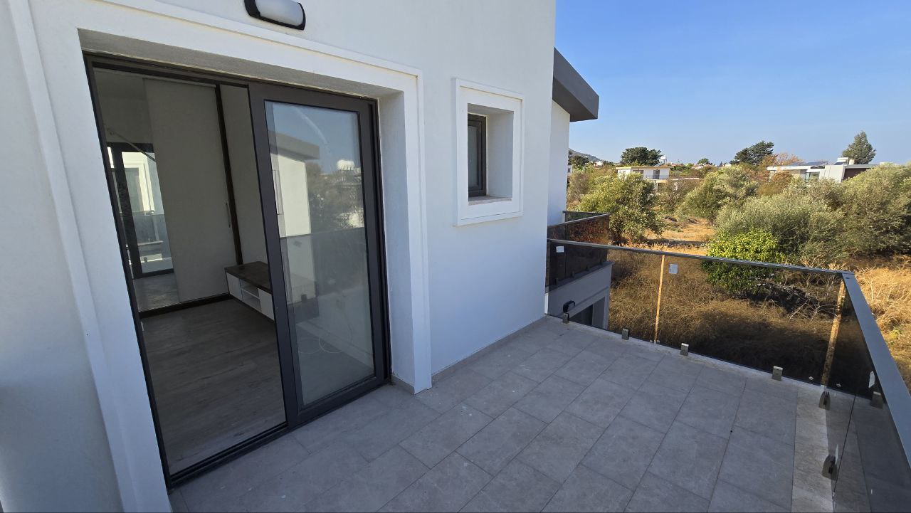 Новая 3+1 вилла в Лапте