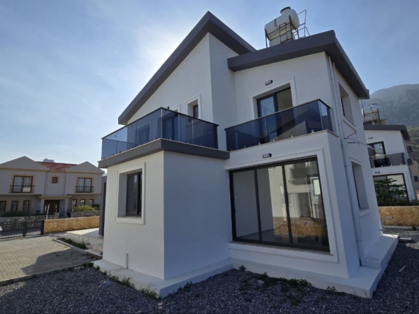 Новая 3+1 вилла в Лапте