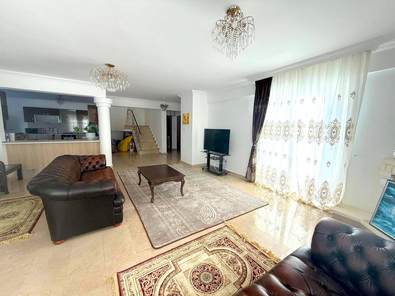 Аренда просторной виллы 4+1 в Алсанджаке