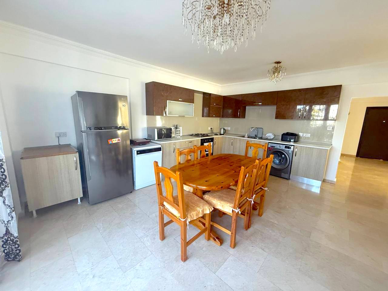 Аренда просторной виллы 4+1 в Алсанджаке