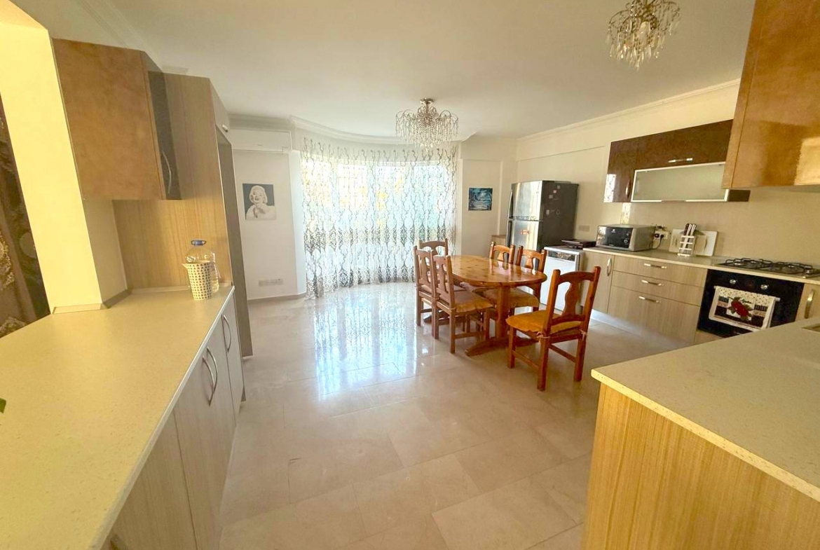 Аренда просторной виллы 4+1 в Алсанджаке