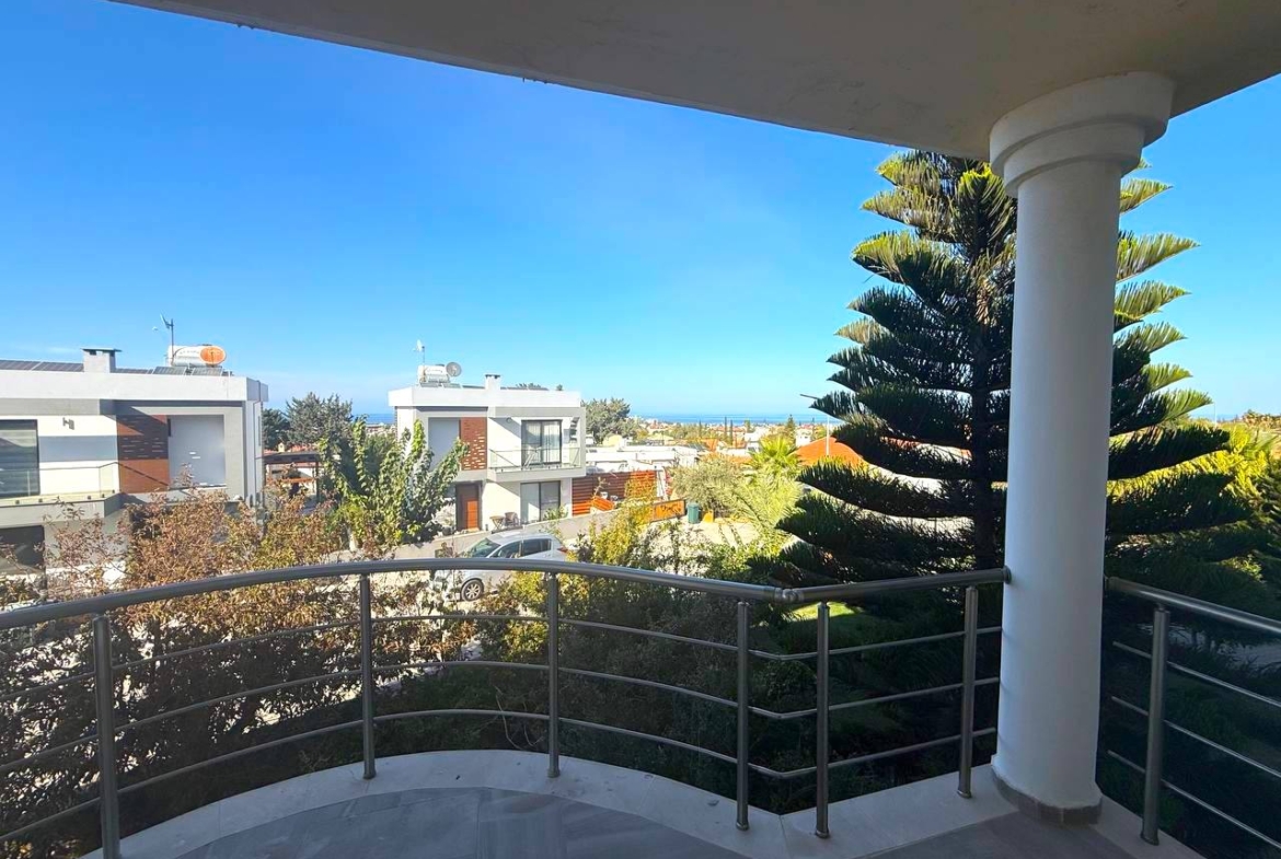 Аренда просторной виллы 4+1 в Алсанджаке