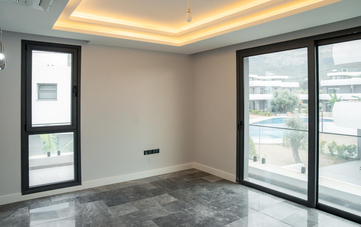 Проект JALISU (или OLIVE GARDEN) расположен в спокойном, уютном и живописном месте, Северного Кипра, посреди оливковых деревьев, всего в 500 метрах от моря, в городке под названием Лапта. 