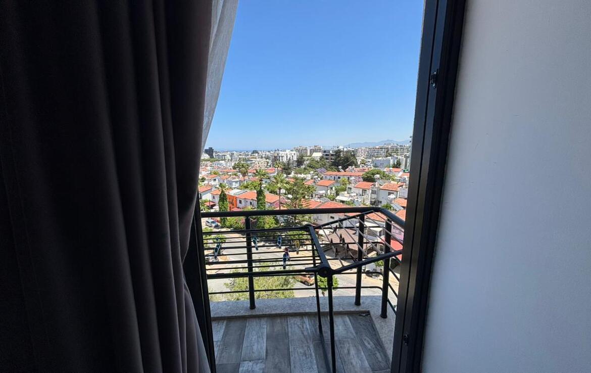 Однокомнатная квартира с видом на море и горы в CC Towers